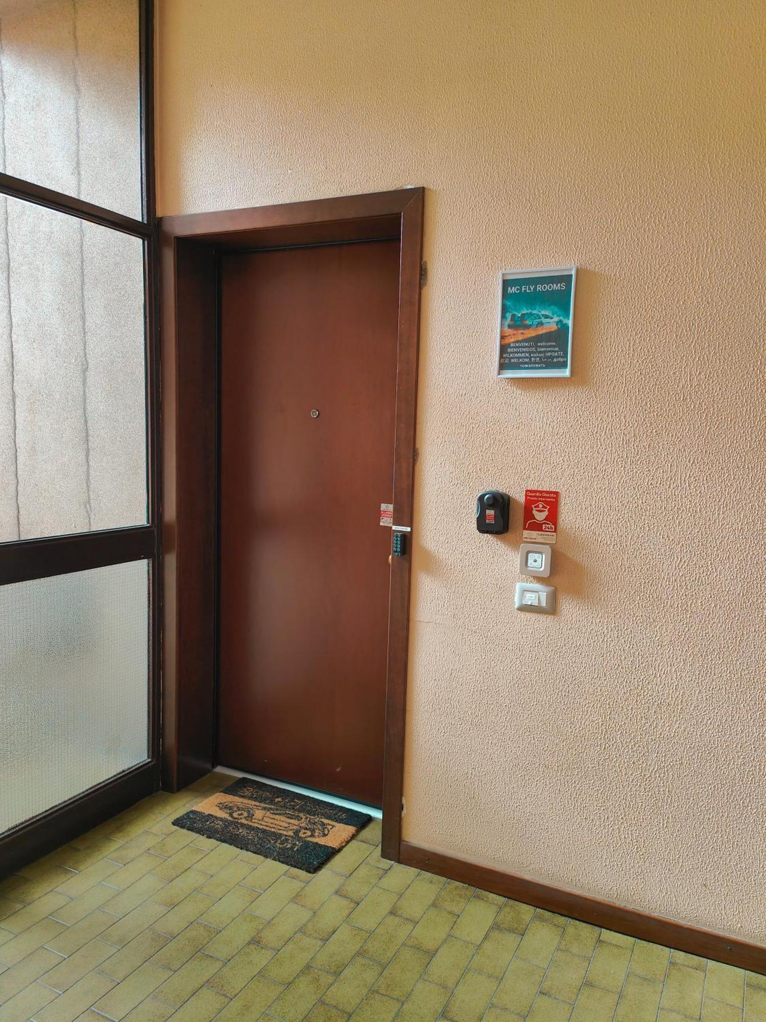Mc Fly Rooms Malpensa Airport กัลลาราเต ภายนอก รูปภาพ