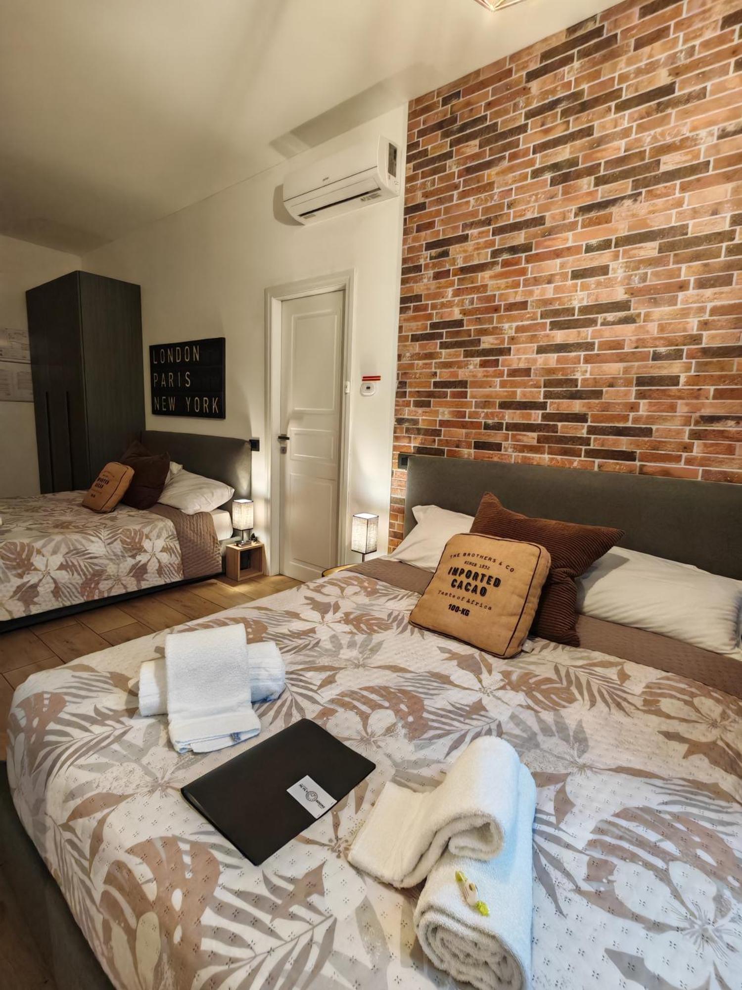 Mc Fly Rooms Malpensa Airport กัลลาราเต ภายนอก รูปภาพ