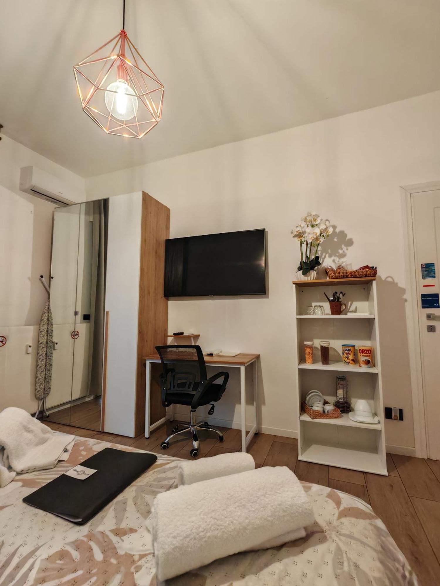 Mc Fly Rooms Malpensa Airport กัลลาราเต ภายนอก รูปภาพ
